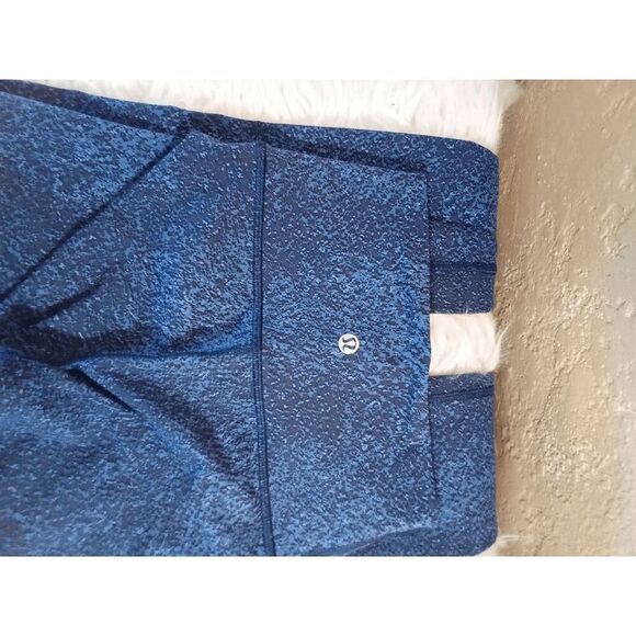 210-EUC Size 2 Lululemon Wunder Under Hi-Rise - Picture 4 of 6